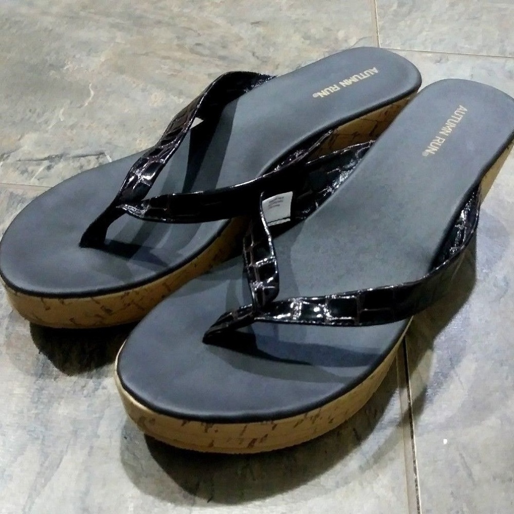 🌵 Autumn Run Brown Wedge Sandal Size 8